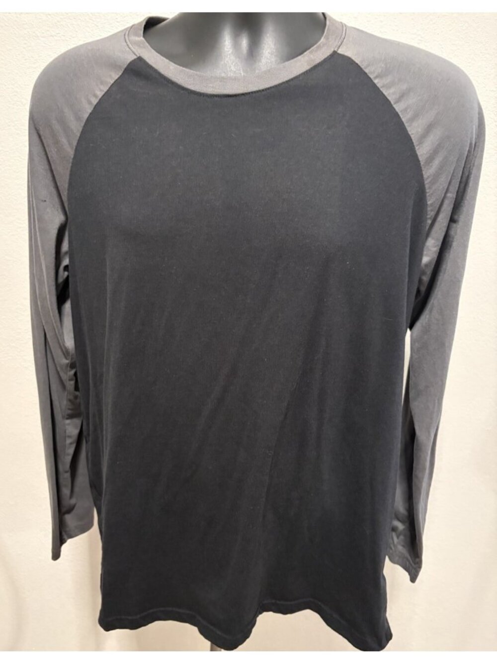 Joe Boxer Men’s size L  Top